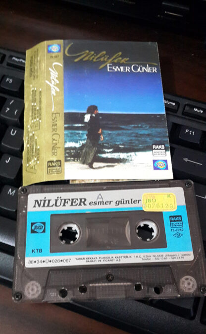 Nilüfer - Esmer Günler